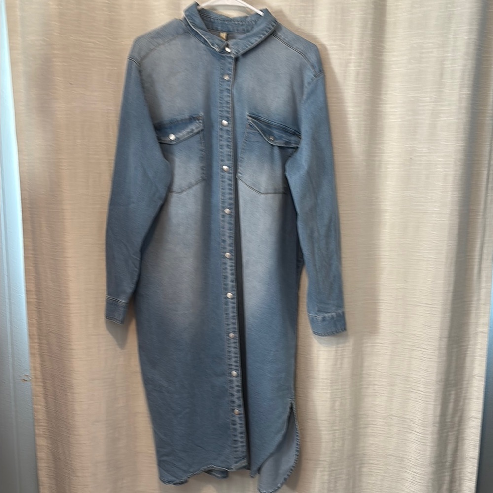 SoyaConcept Kiss 2 Shirt Dress light Blue Denim look with button down snaps MED